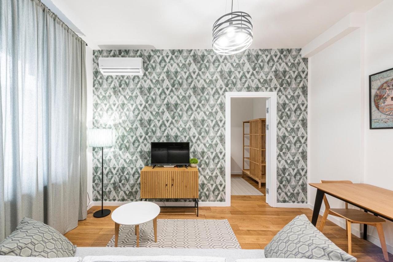 Vertigo One Bedroom Apartment - Free Private Parking-Fast Wi-Fi โนวีซาด ภายนอก รูปภาพ