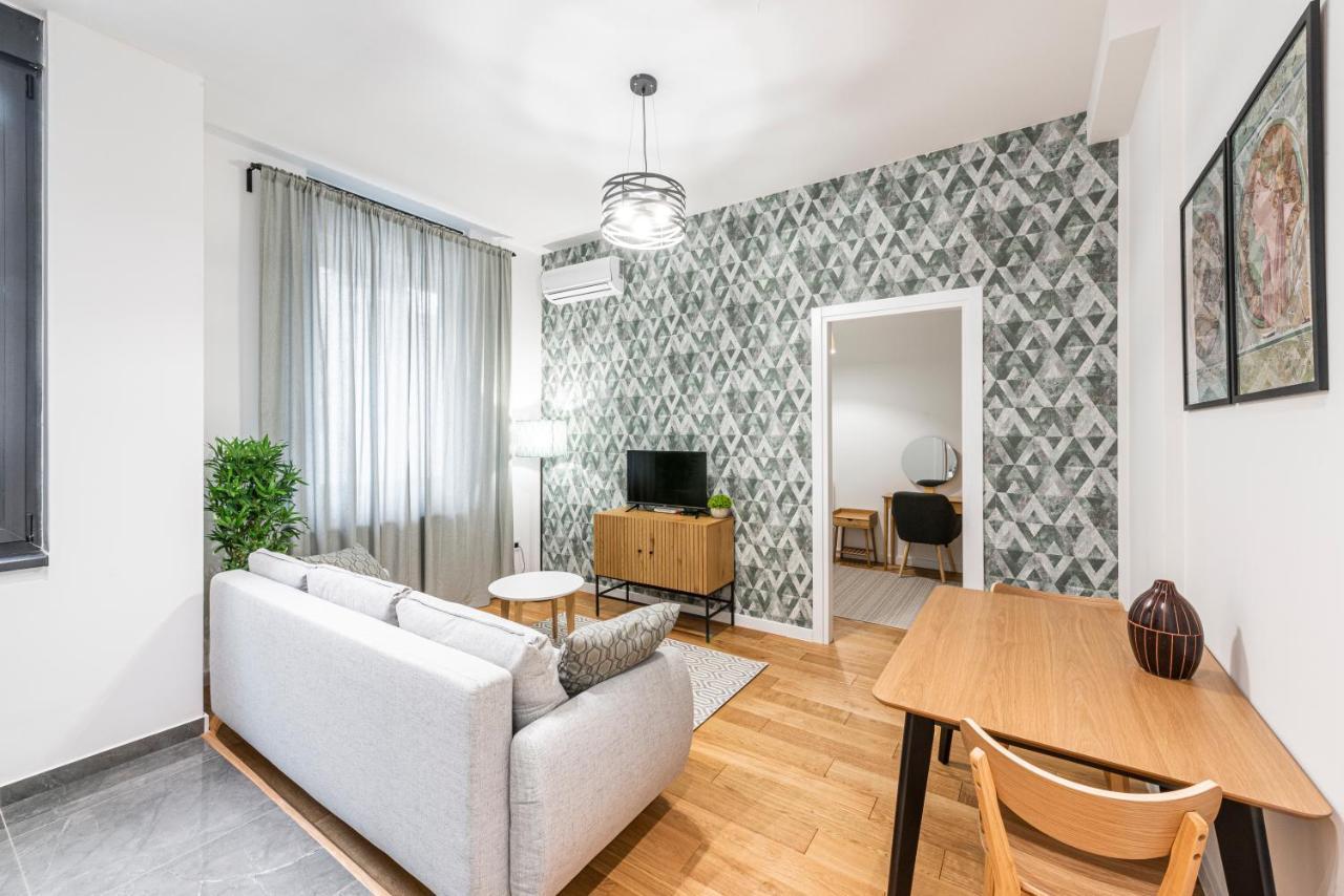 Vertigo One Bedroom Apartment - Free Private Parking-Fast Wi-Fi โนวีซาด ภายนอก รูปภาพ