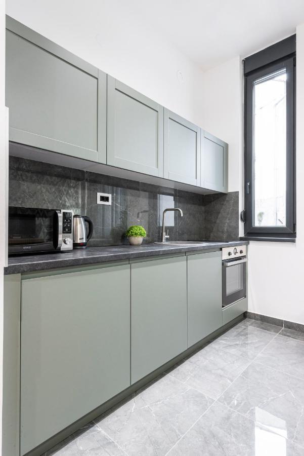 Vertigo One Bedroom Apartment - Free Private Parking-Fast Wi-Fi โนวีซาด ภายนอก รูปภาพ
