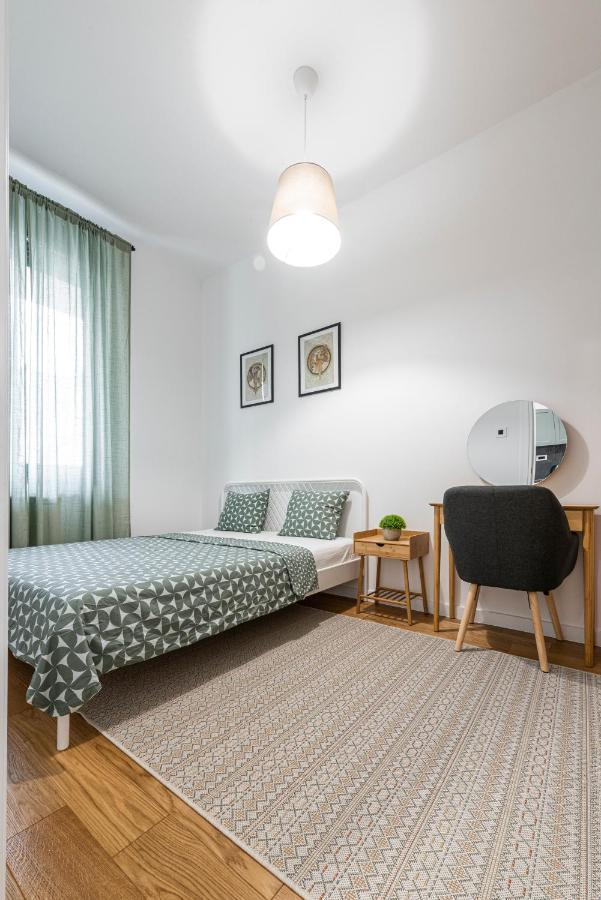 Vertigo One Bedroom Apartment - Free Private Parking-Fast Wi-Fi โนวีซาด ภายนอก รูปภาพ