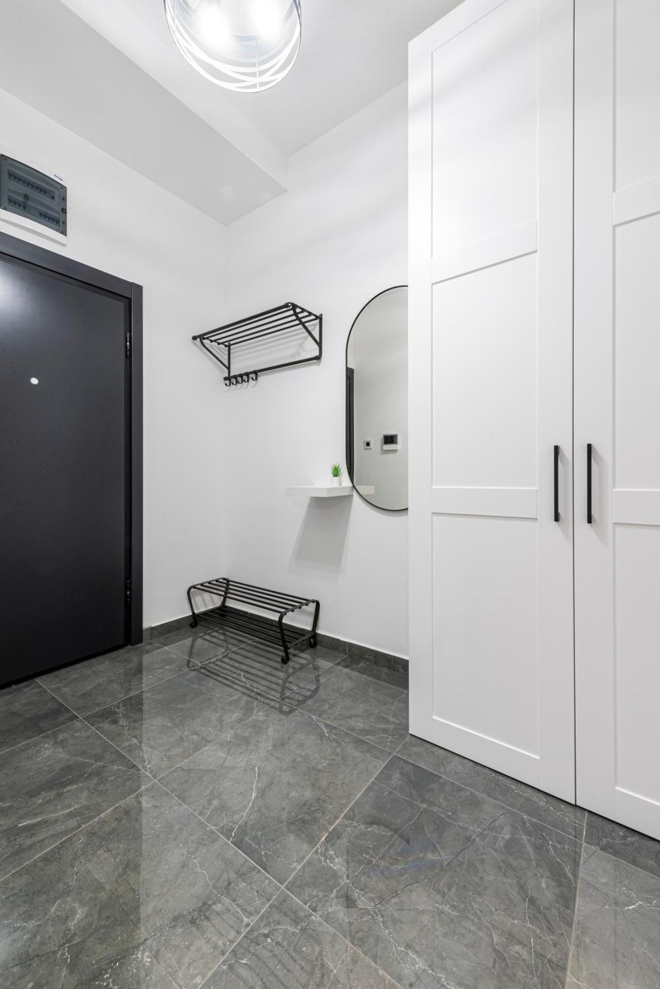 Vertigo One Bedroom Apartment - Free Private Parking-Fast Wi-Fi โนวีซาด ภายนอก รูปภาพ